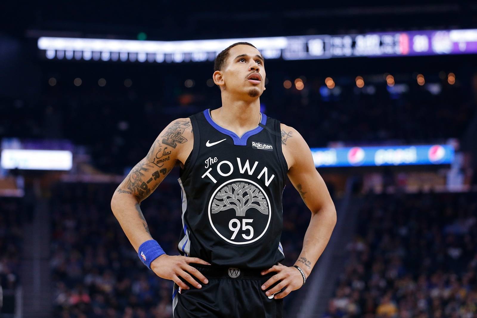 对手围抢 对手围抢