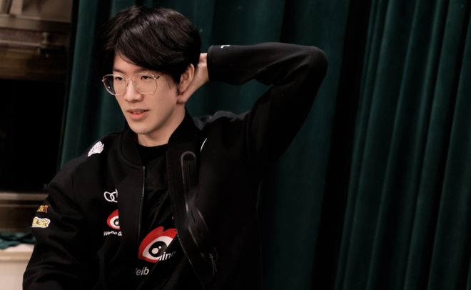 足球市场上 足球市场上